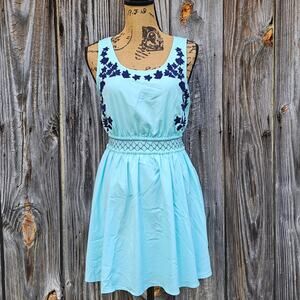 Embroidered Dress Size S Fit Flare Sleeveless Keyhole Back Light Blue